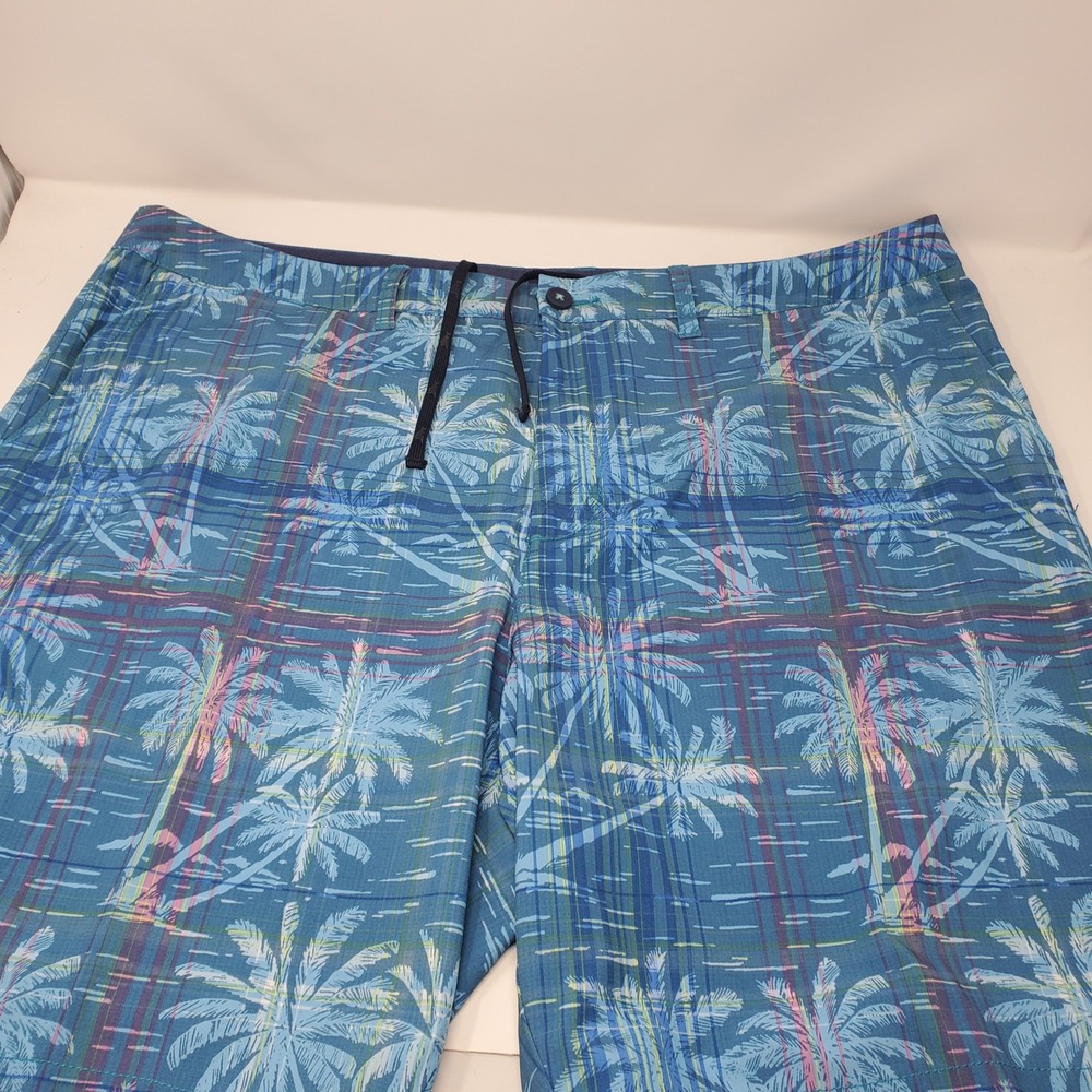 Tommy Bahama Shorts Mens 42 (FIT43) Island Active Blue Palm Tree Plaid Print
